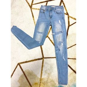 CELLO HIGH RISE SKINNY RIPPED JEANS